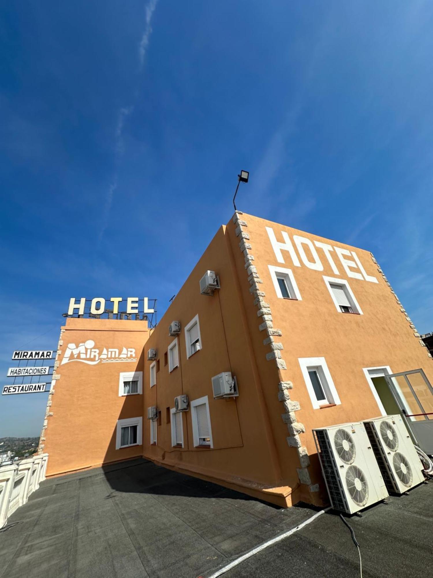 Hotel Miramar Торебланка Екстериор снимка