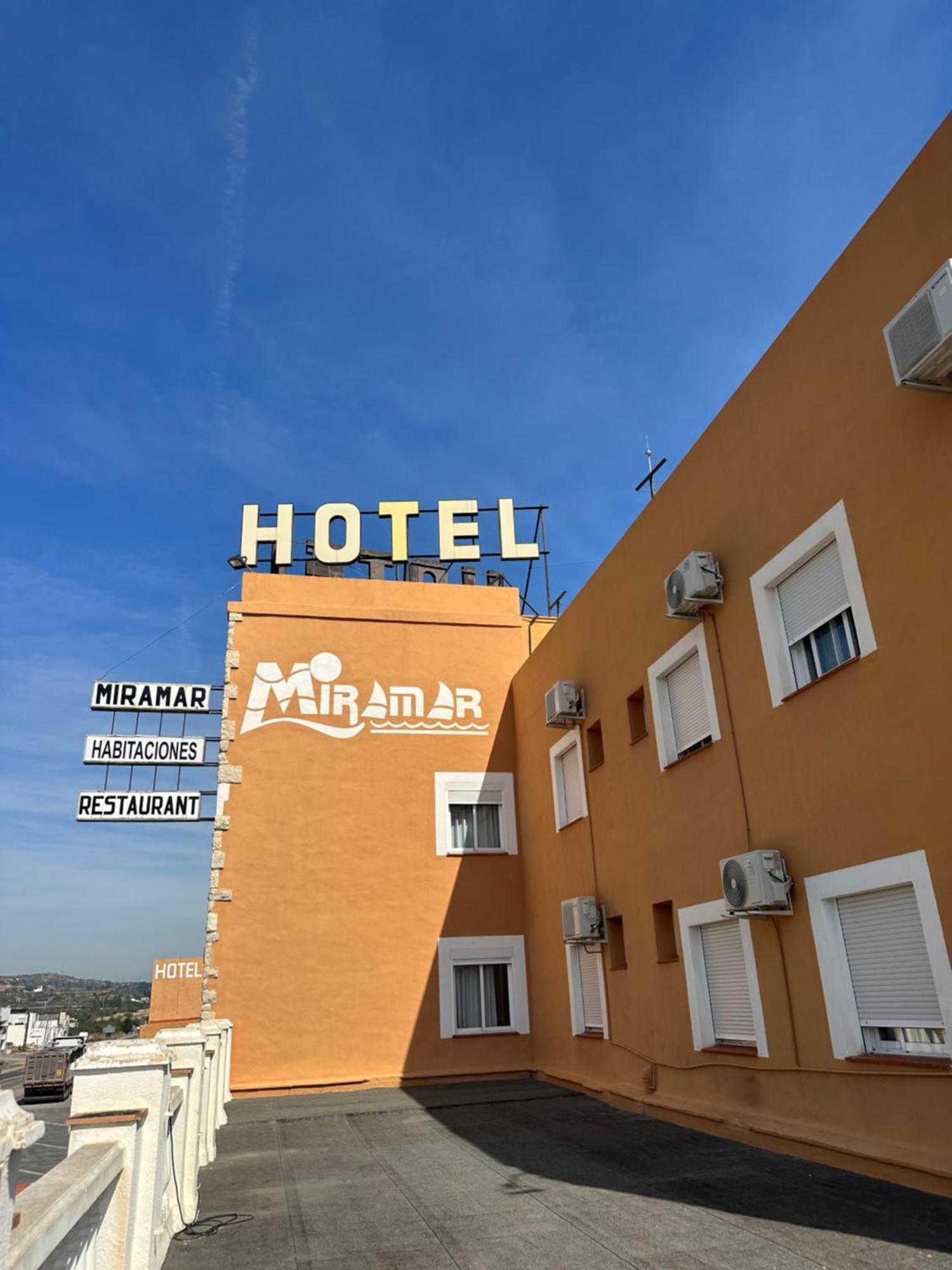Hotel Miramar Торебланка Екстериор снимка